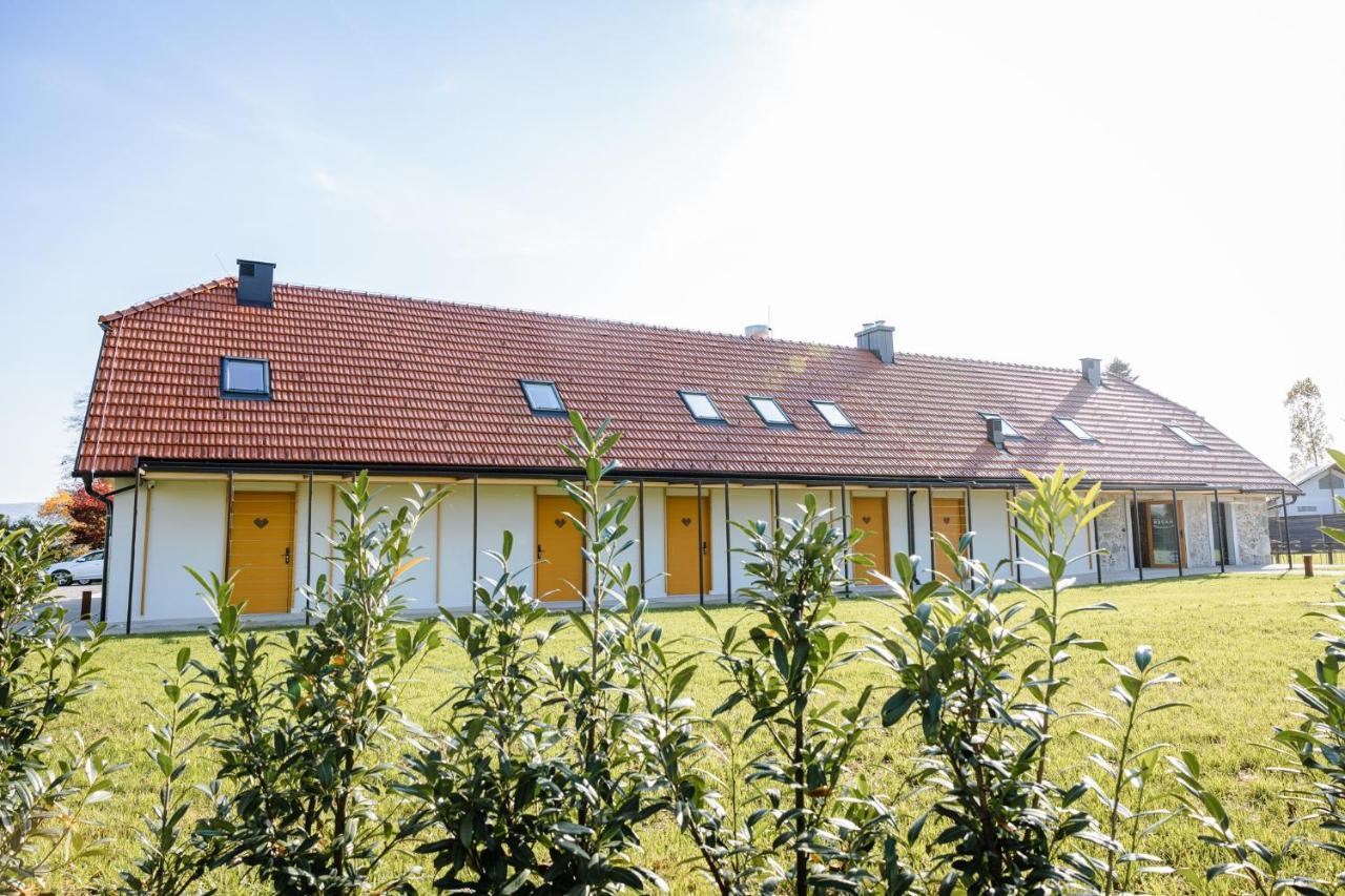 Resort Village Majer Gradac Bagian luar foto