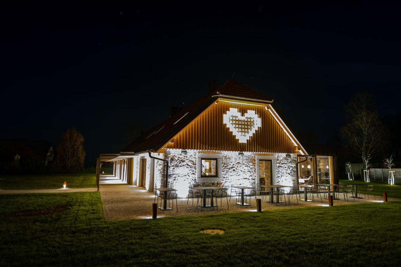 Resort Village Majer Gradac Bagian luar foto